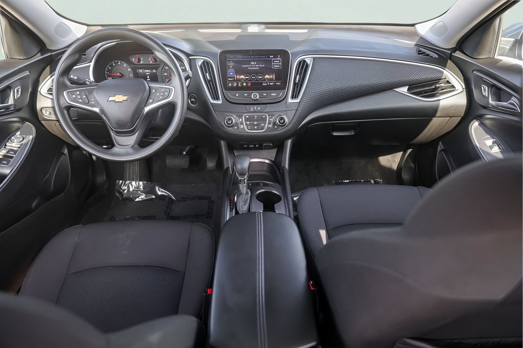 Used 2025 Chevrolet Malibu LT FWD image 27