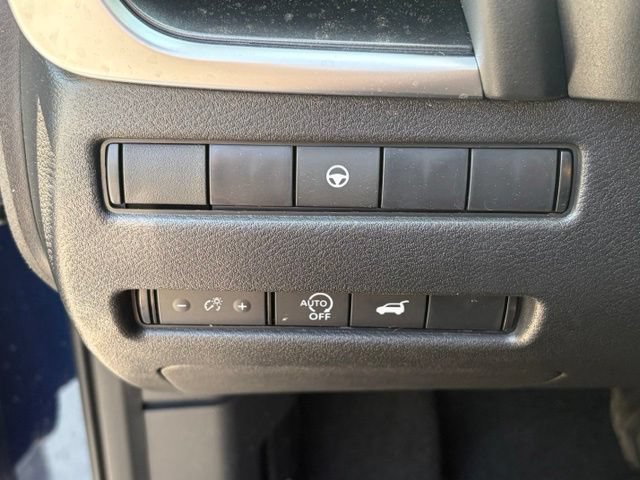 Certified 2026 Nissan Rogue SV FWD image 26