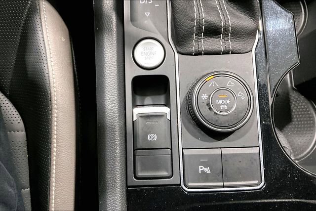 Used 2023 Volkswagen Atlas SEL R-Line image 16