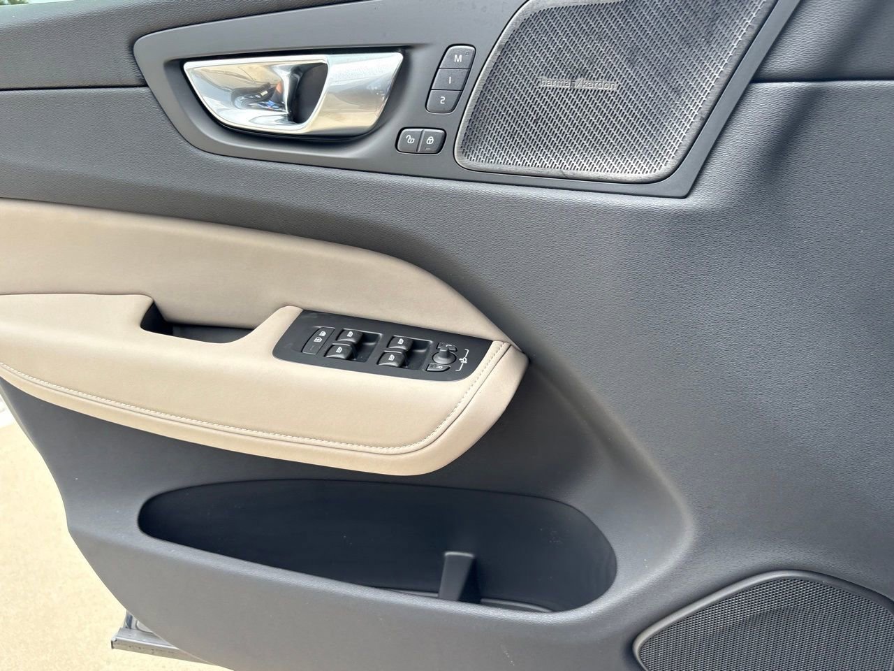 New 2026 Volvo XC60 B5 Plus w/ Protection Package Premier image 16