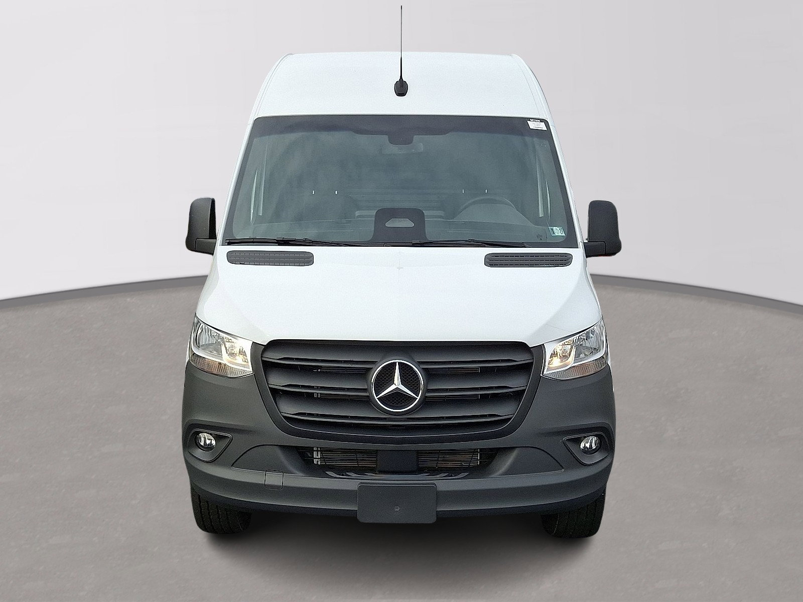 Used 2025 Mercedes-Benz Sprinter 2500 image 2