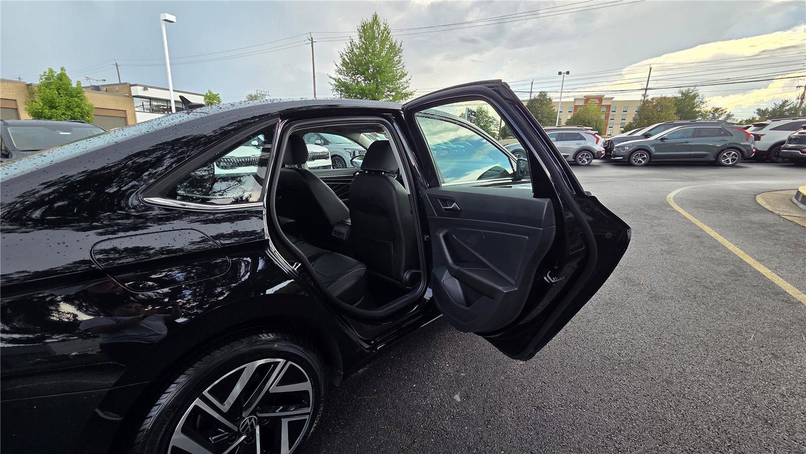 Certified 2023 Volkswagen Jetta SEL FWD image 30