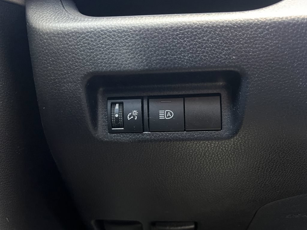 Used 2019 Toyota RAV4 XLE w/ Protection Package FWD image 28