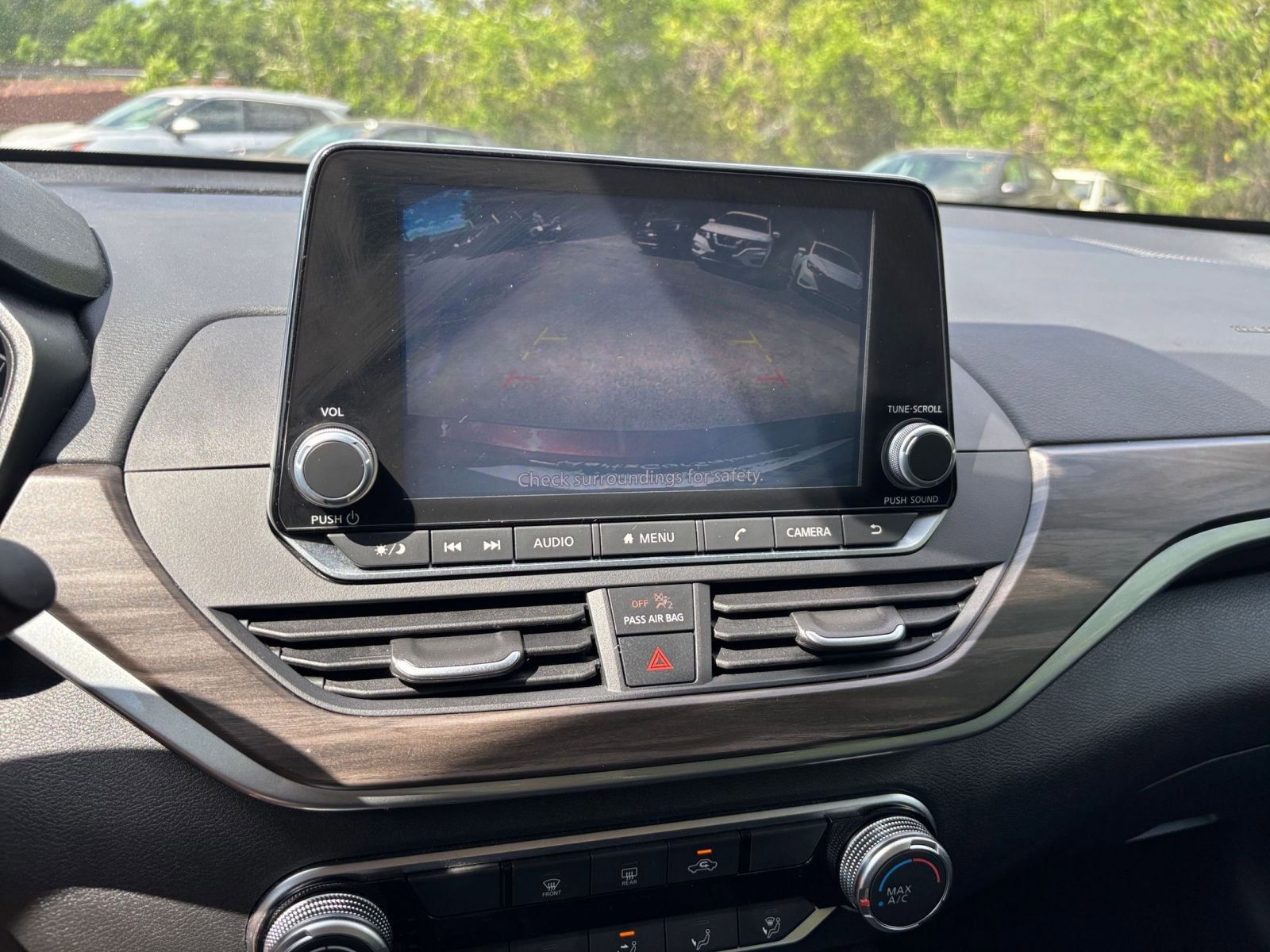 Used 2025 Nissan Altima 2.5 SV image 17