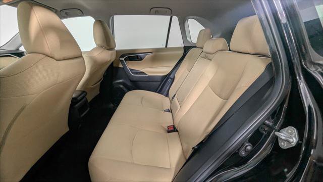 Used 2020 Toyota RAV4 LE FWD image 14