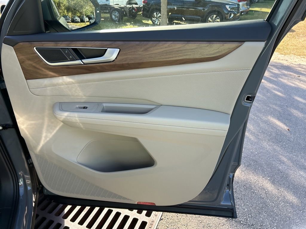 New 2026 Volkswagen Atlas SE FWD image 43