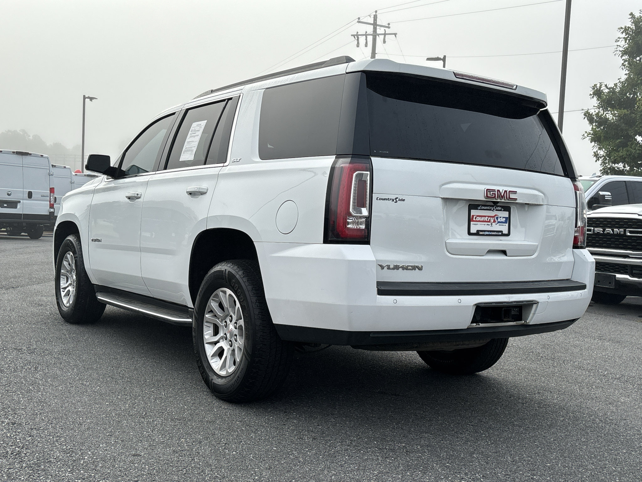Used 2017 GMC Yukon SLT AWD/4WD image 7