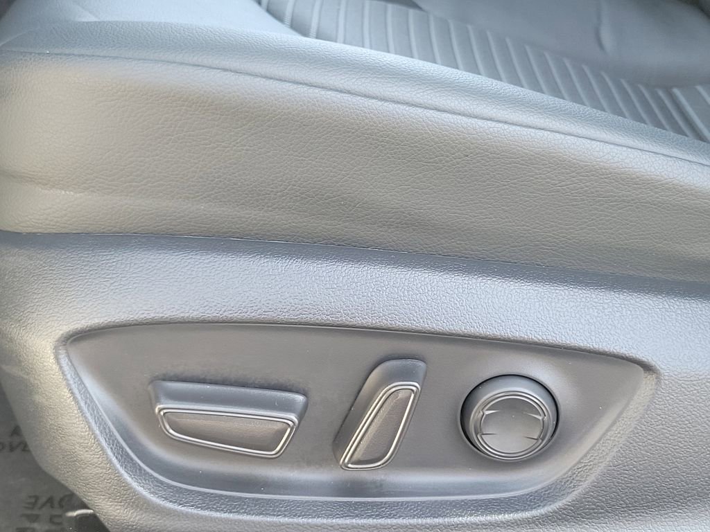 Used 2024 Toyota Camry SE w/ Convenience Package FWD image 16