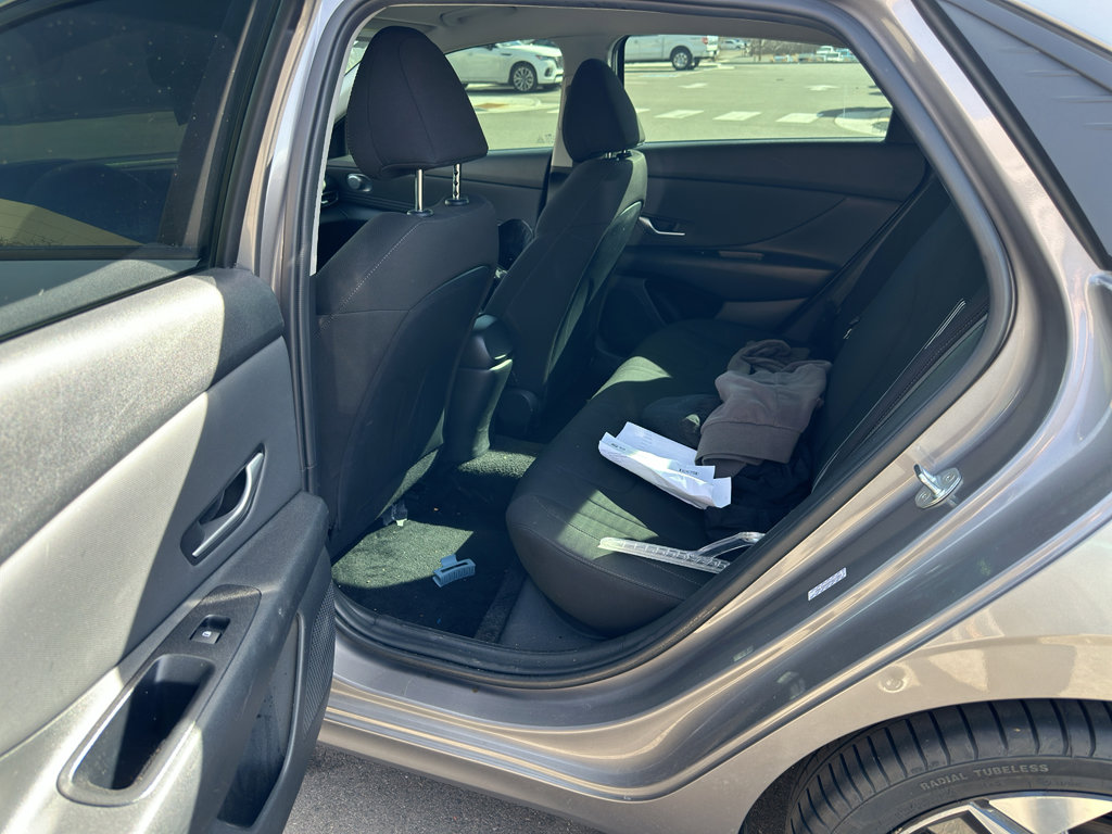 Used 2023 Hyundai Elantra SEL w/ Convenience Package image 6