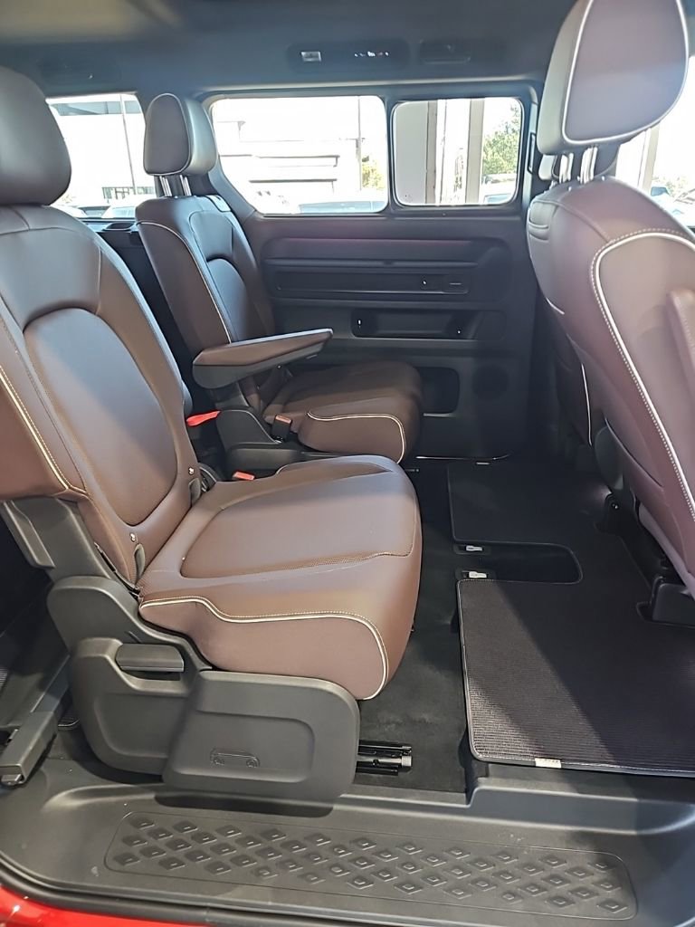 Used 2025 Volkswagen ID. Buzz Pro S Plus image 15