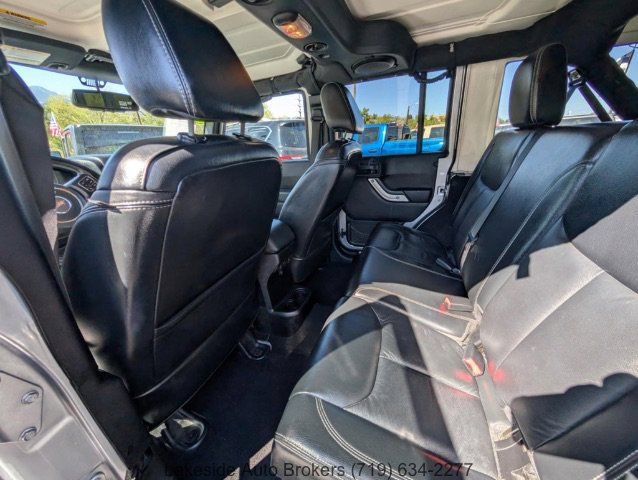 Used 2013 Jeep Wrangler Unlimited Sahara w/ Connectivity Group AWD/4WD image 12