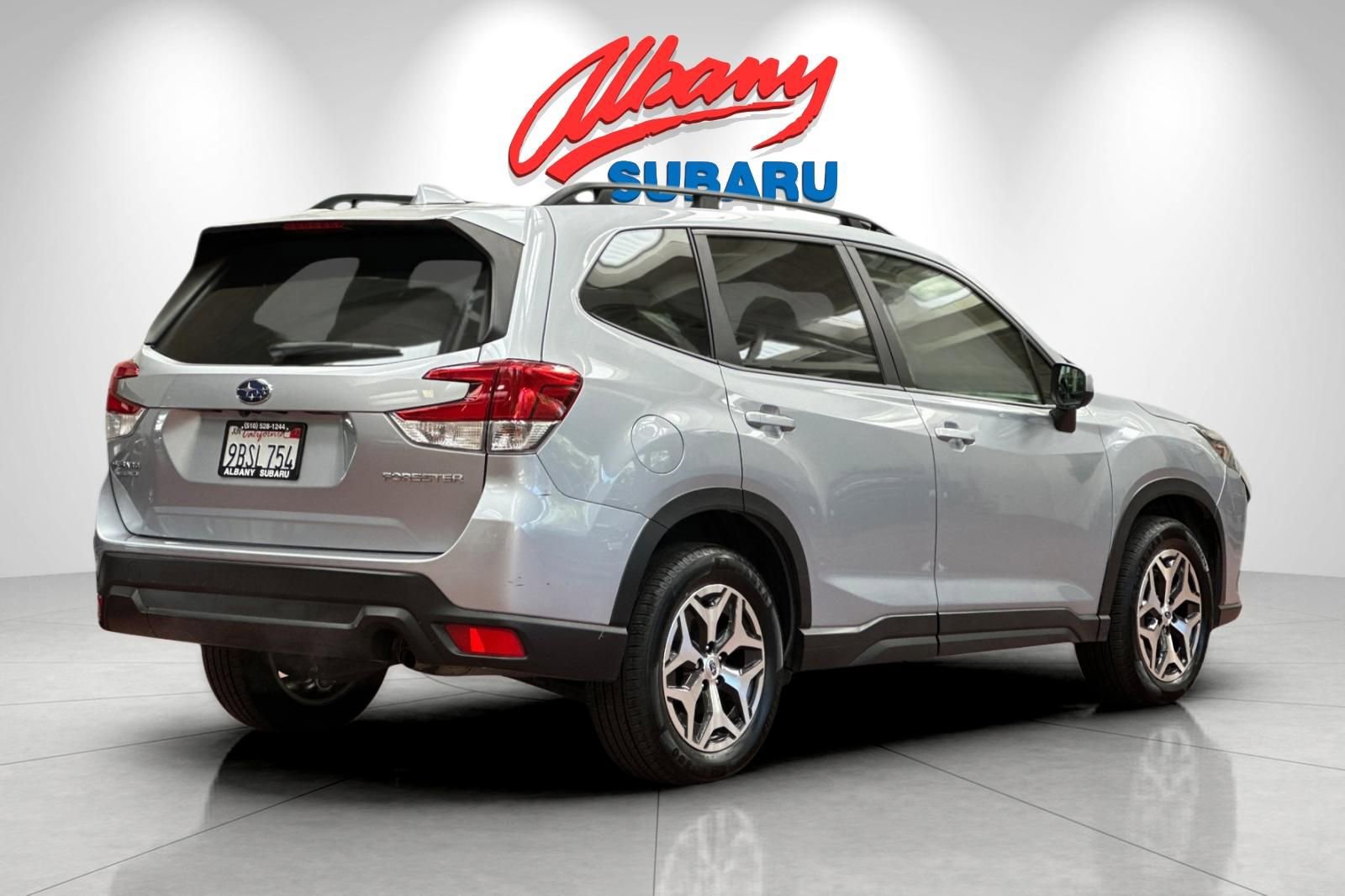 Used 2022 Subaru Forester Premium image 4