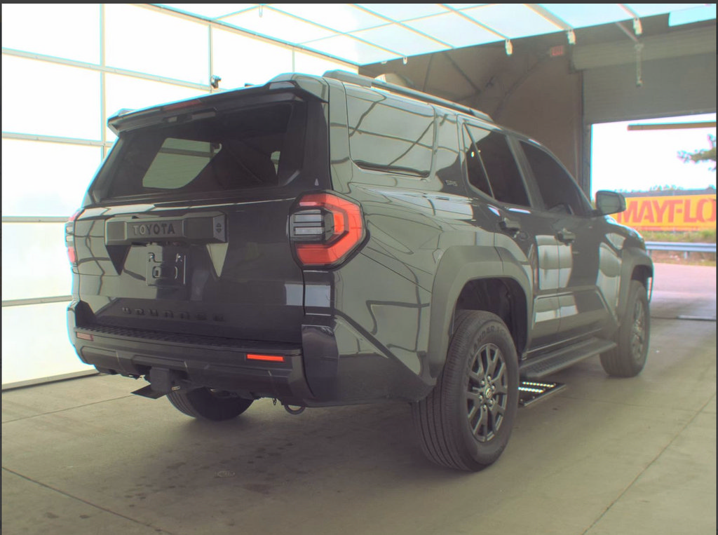 Used 2025 Toyota 4Runner SR5 AWD/4WD image 3