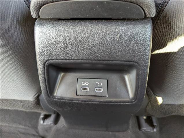 Used 2025 Toyota Corolla LE image 16