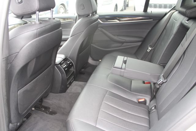 Used 2021 BMW 530e w/ Parking Assistance Package RWD image 38
