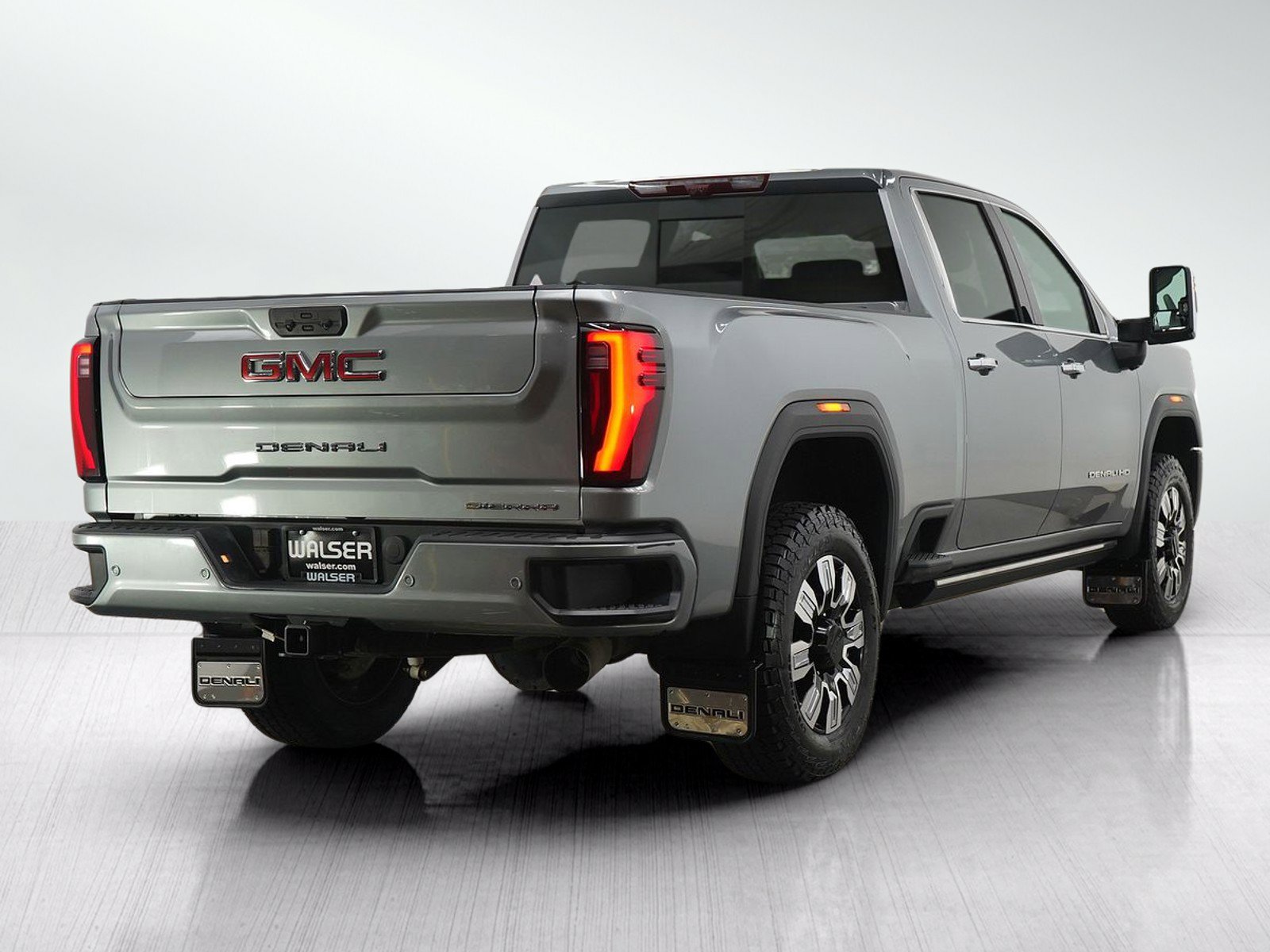 Used 2025 GMC Sierra 2500 Denali w/ Denali Reserve Package AWD/4WD image 5
