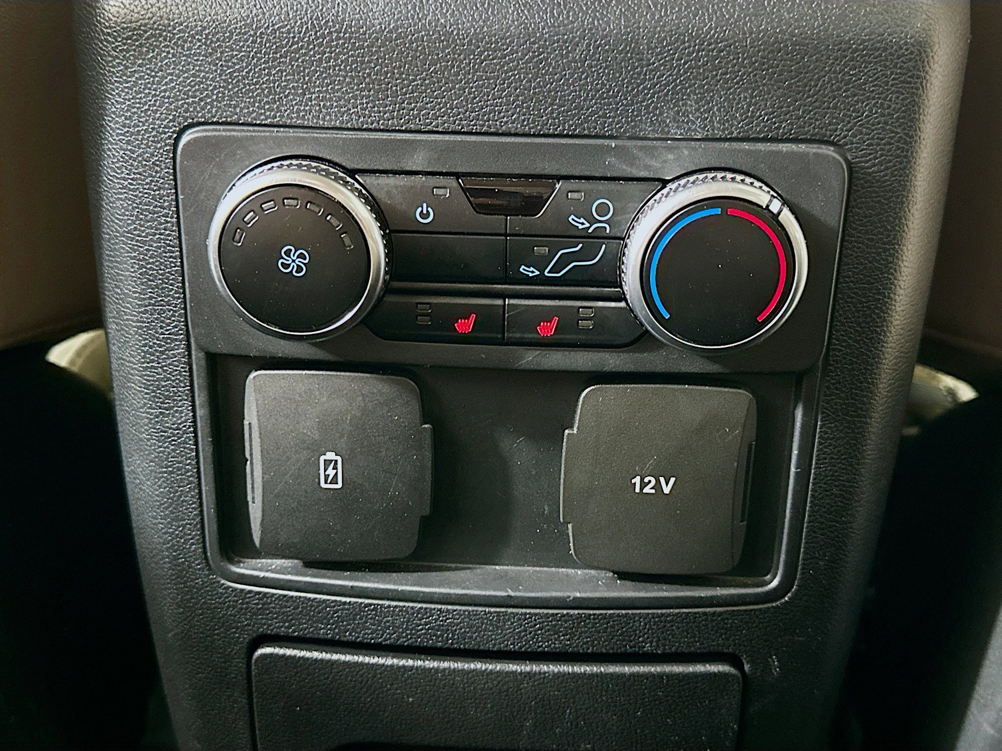 Used 2023 Ford Explorer Limited image 27