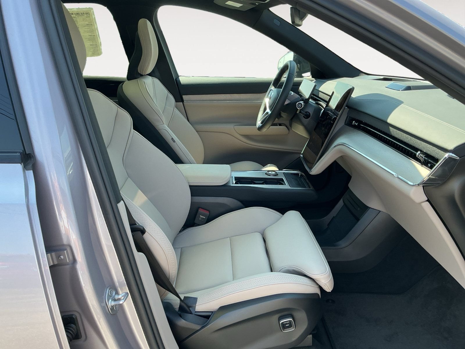 New 2026 Volvo EX90 Plus RWD image 15