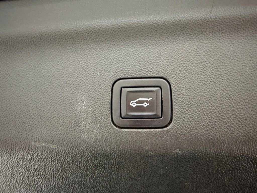 Used 2022 Chevrolet Tahoe Z71 w/ Luxury Package image 7