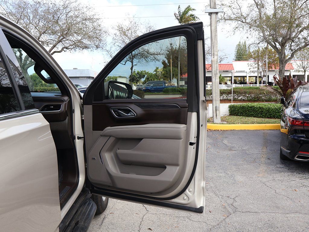 Used 2024 GMC Yukon SLT w/ SLT Luxury Package RWD image 23