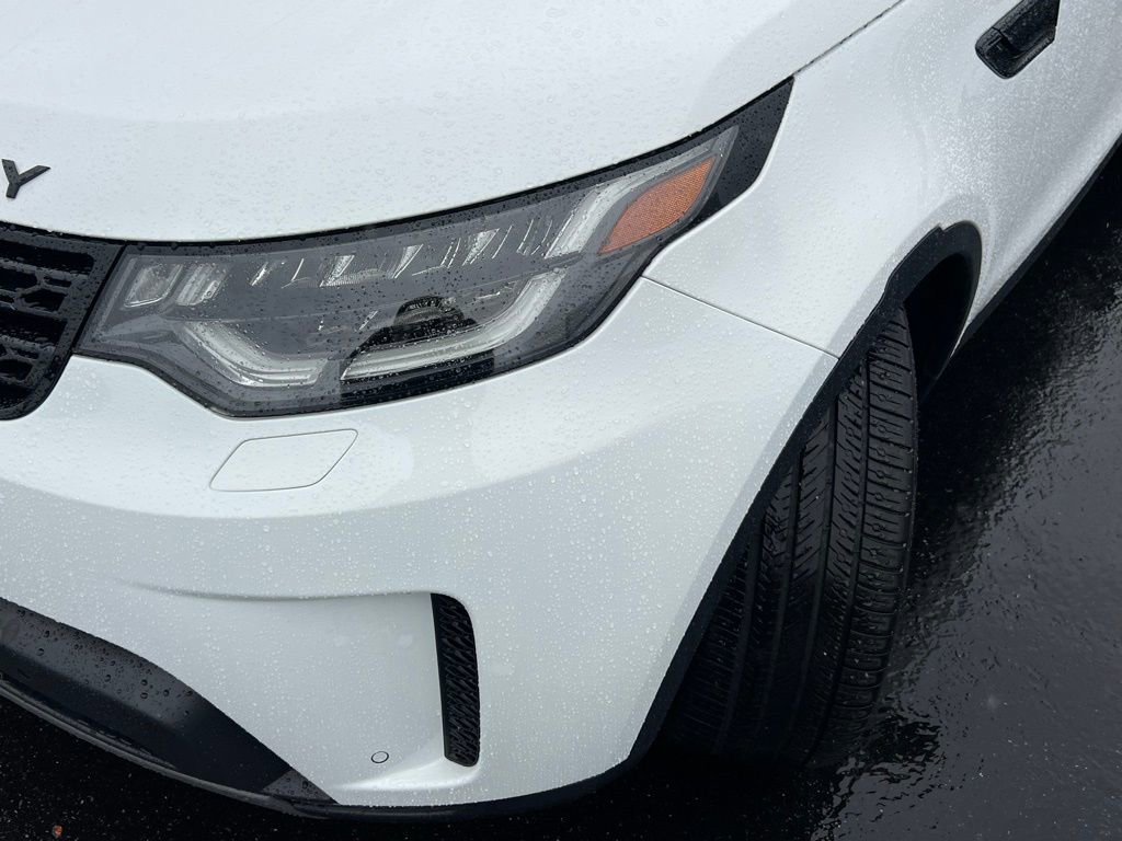 Used 2017 Land Rover Discovery HSE Luxury AWD/4WD image 3