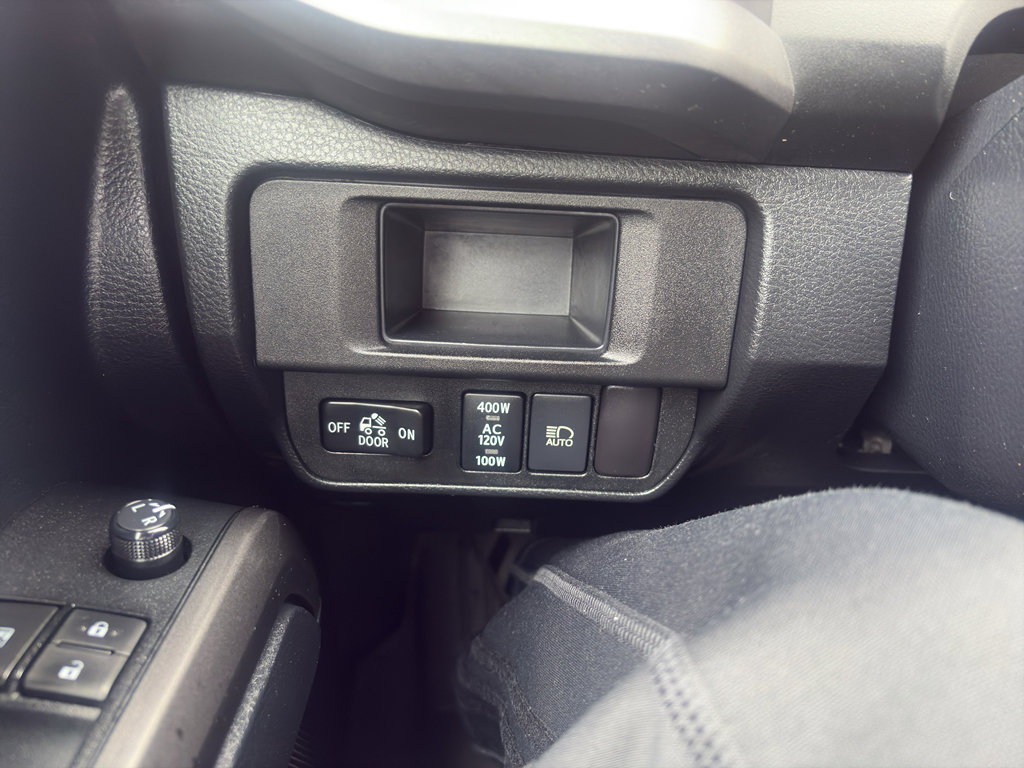 Used 2019 Toyota Tacoma TRD Sport image 19