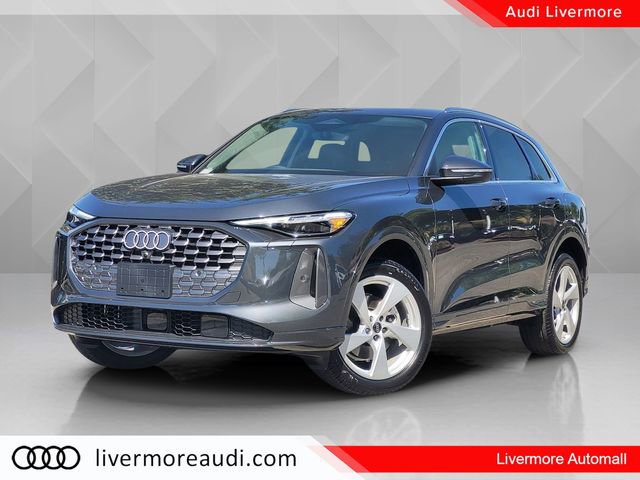 Used 2025 Audi Q5 Premium Plus w/ Premium Plus image 2