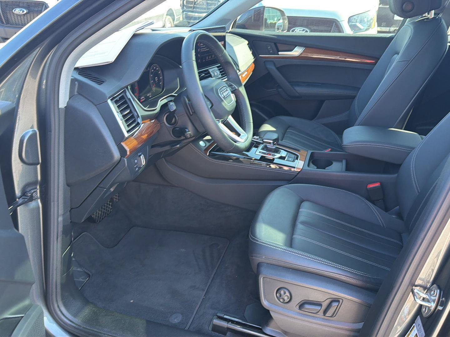 Used 2023 Audi Q5 2.0T Premium Plus w/ Premium Plus Package AWD/4WD image 10