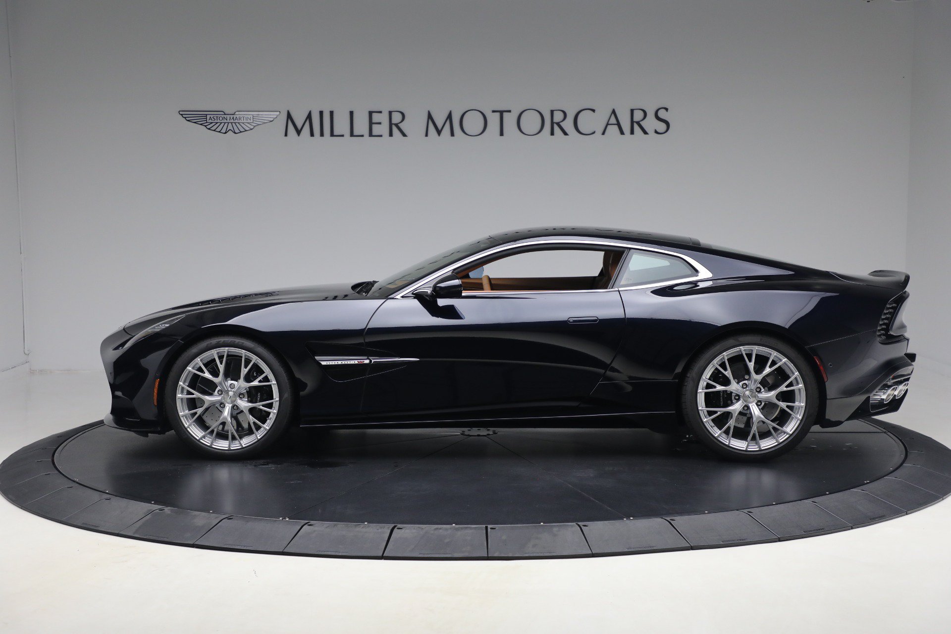 New 2026 Aston Martin Vanquish RWD image 3