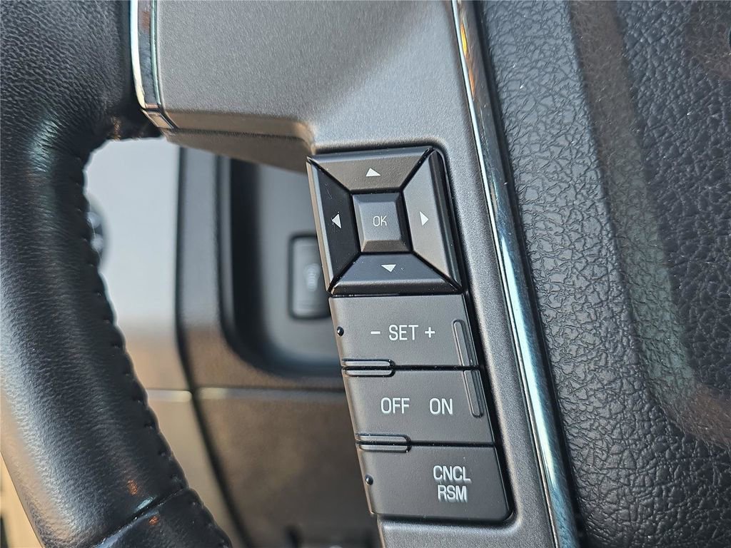 Used 2015 Ford Expedition Platinum image 26