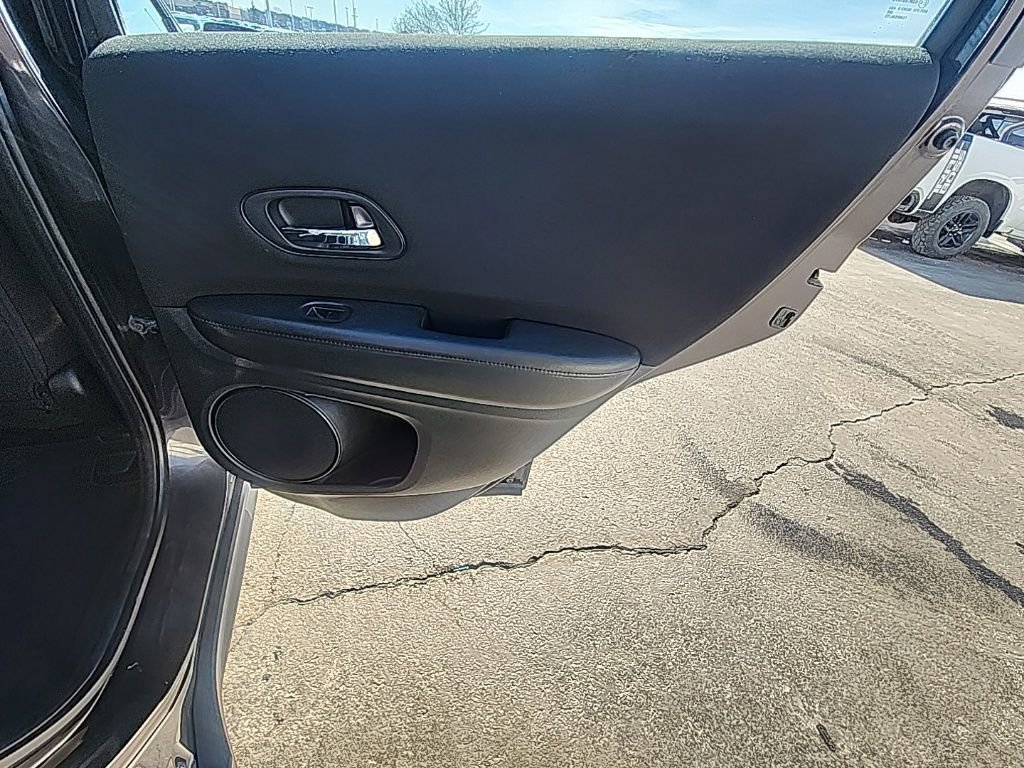 Used 2016 Honda HR-V LX image 28