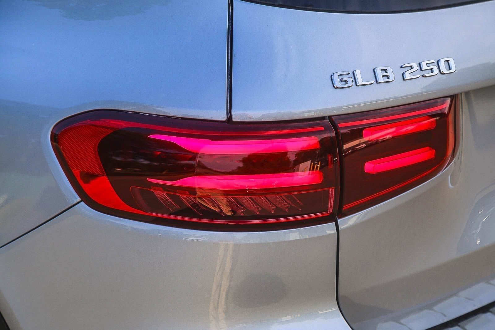New 2026 Mercedes-Benz GLB 250 4MATIC image 9