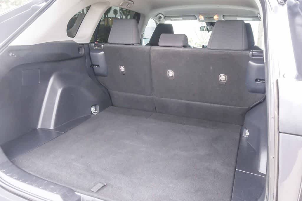 Used 2019 Toyota RAV4 LE FWD image 24