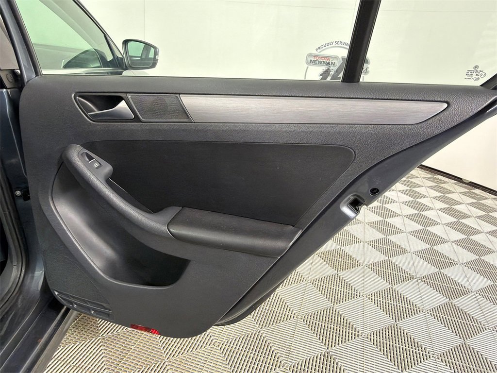 Used 2014 Volkswagen Jetta TDI image 16