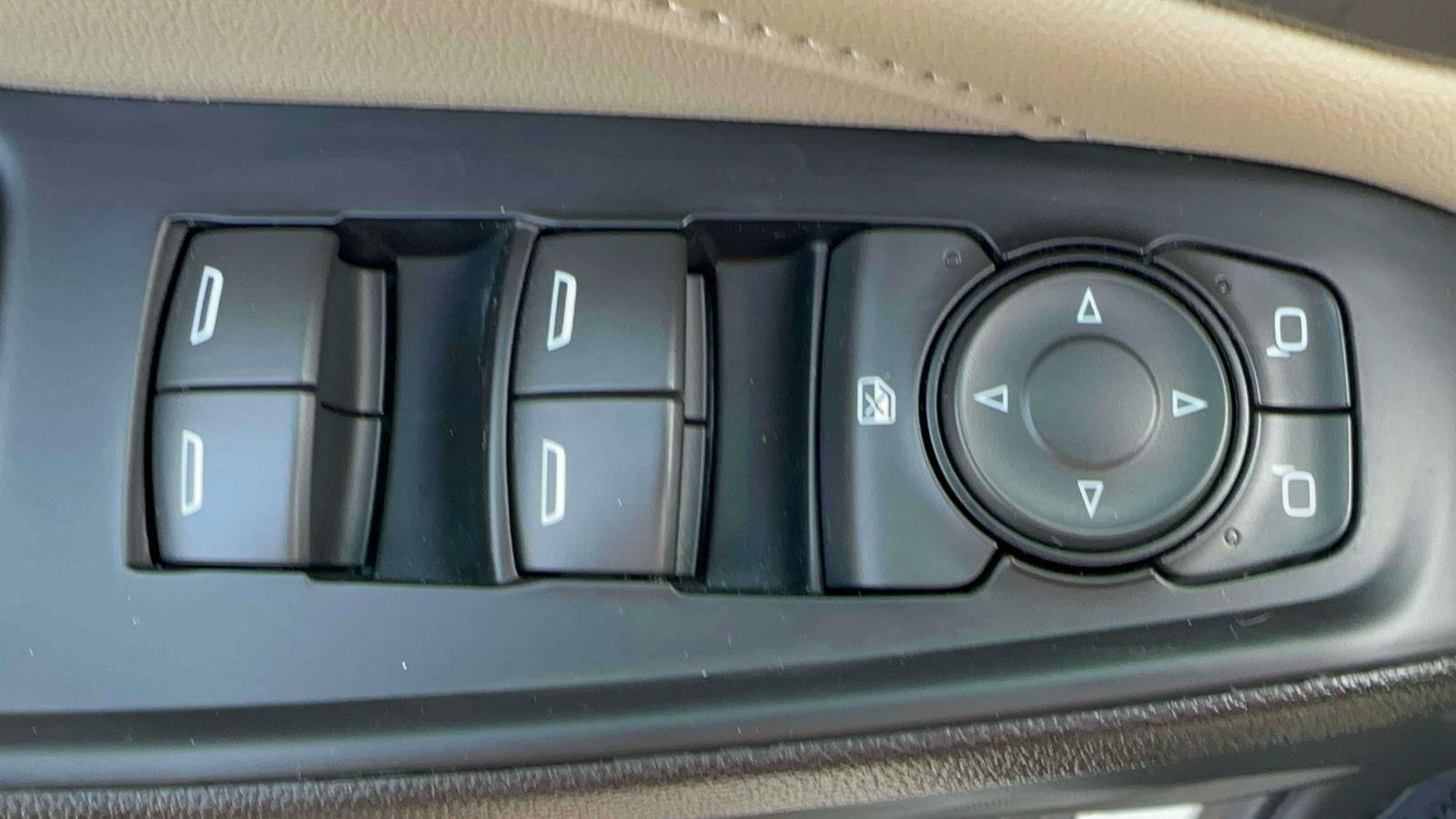 Used 2023 Chevrolet Traverse LS AWD/4WD image 13