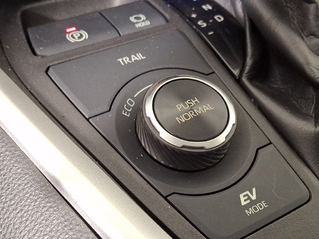 Used 2021 Toyota RAV4 XLE w/ Convenience Package AWD/4WD image 23