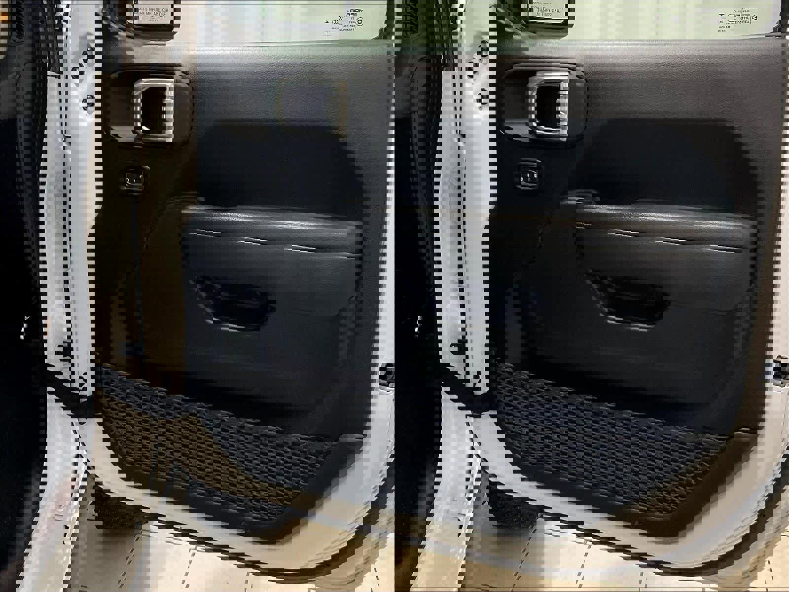 Used 2024 Jeep Wrangler Willys image 12