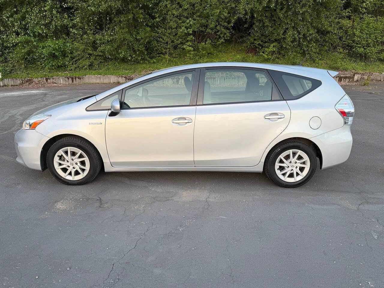 Used 2014 Toyota Prius V Three FWD image 8