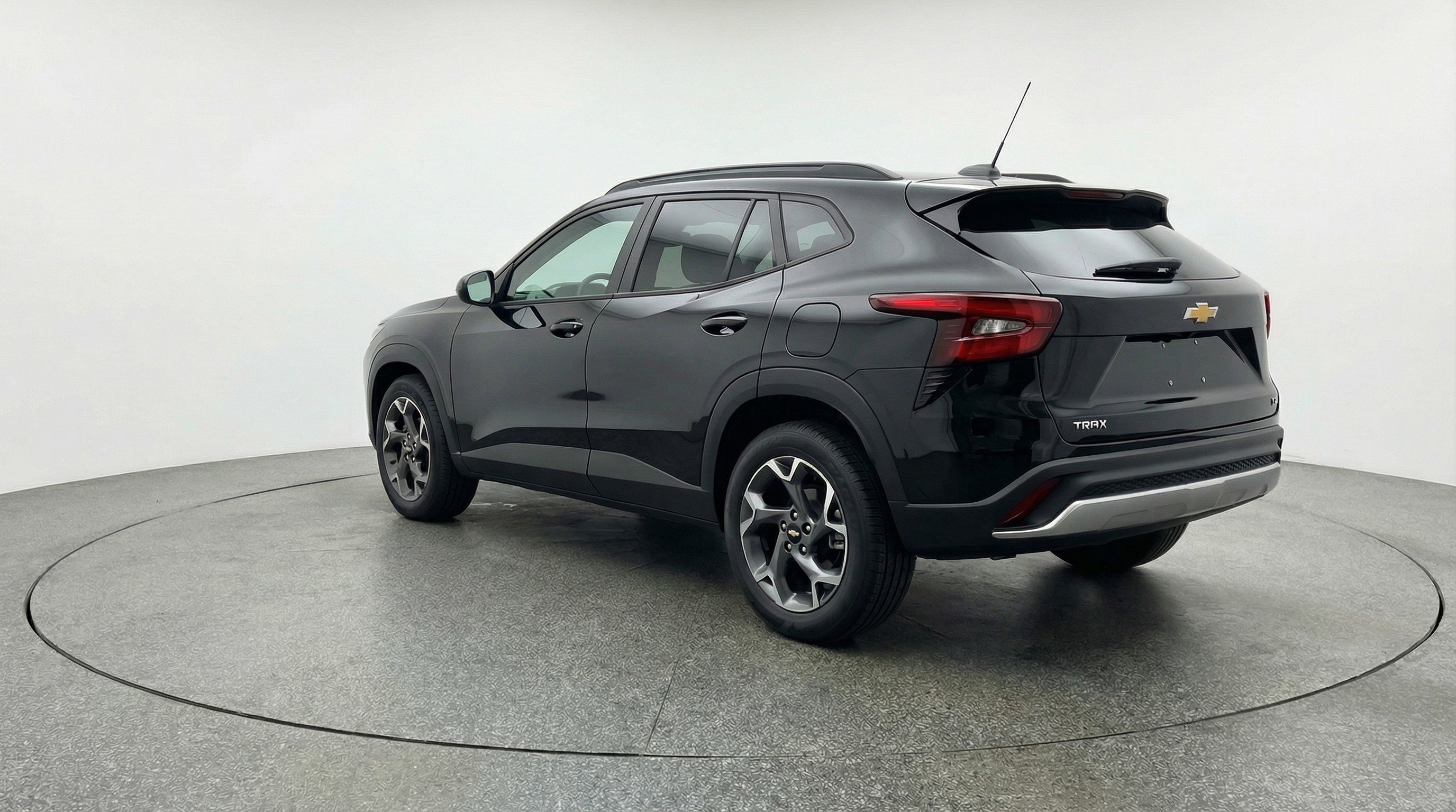 Used 2025 Chevrolet Trax LT image 6