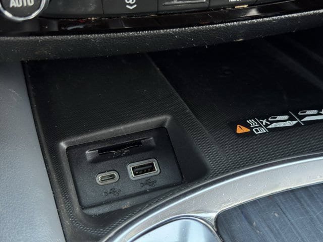 Used 2022 Buick Enclave Essence FWD image 20