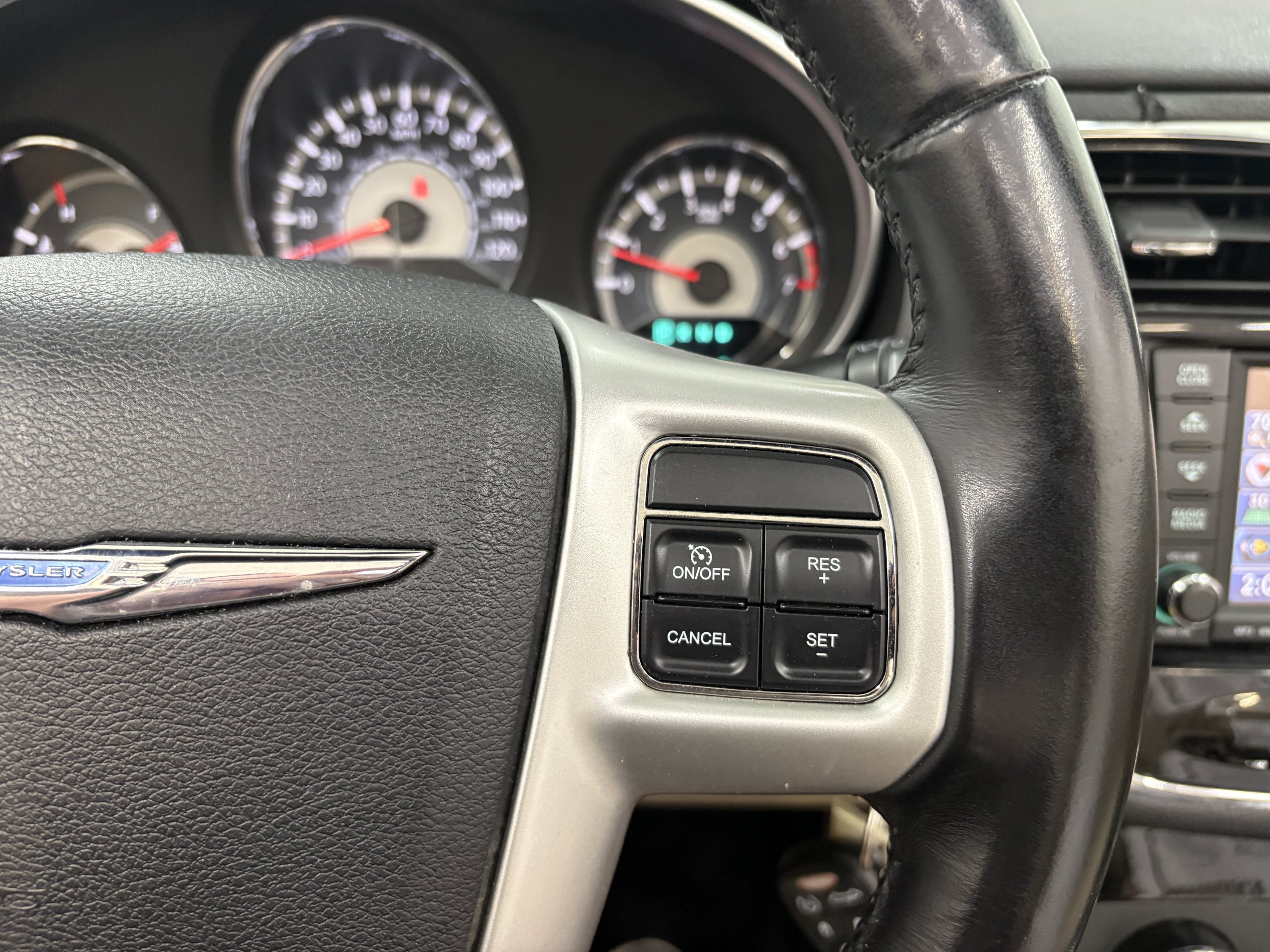 Used 2011 Chrysler 200 Limited FWD image 34