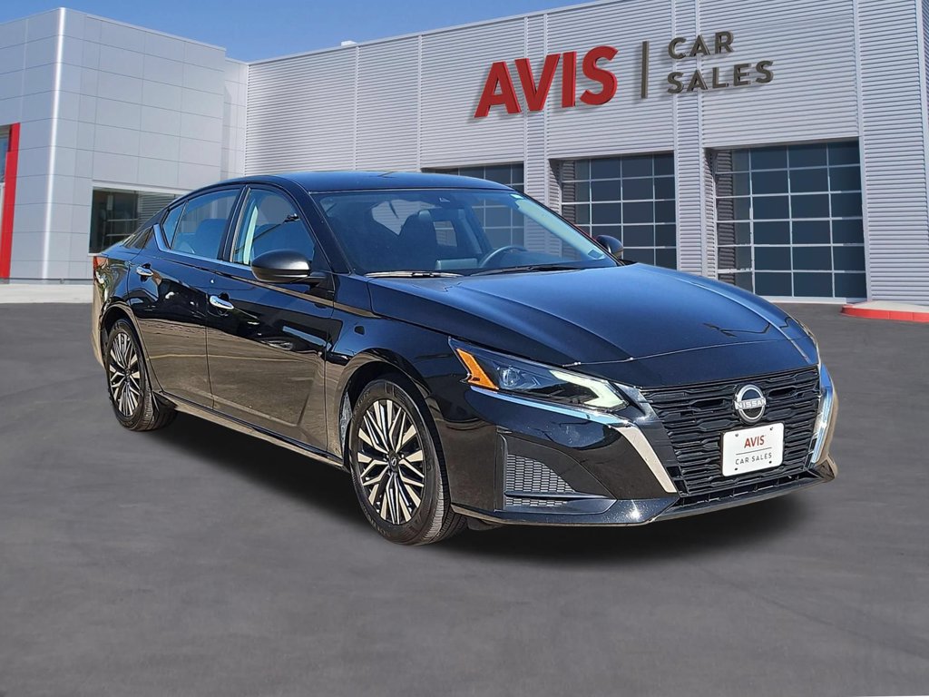 Used 2025 Nissan Altima 2.5 SV FWD image 3