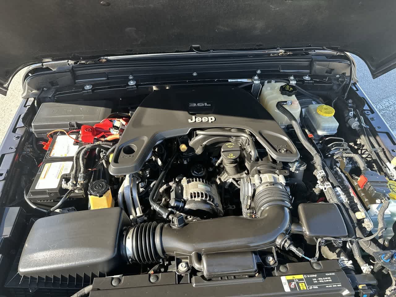 Used 2018 Jeep Wrangler Unlimited Sport S AWD/4WD image 14