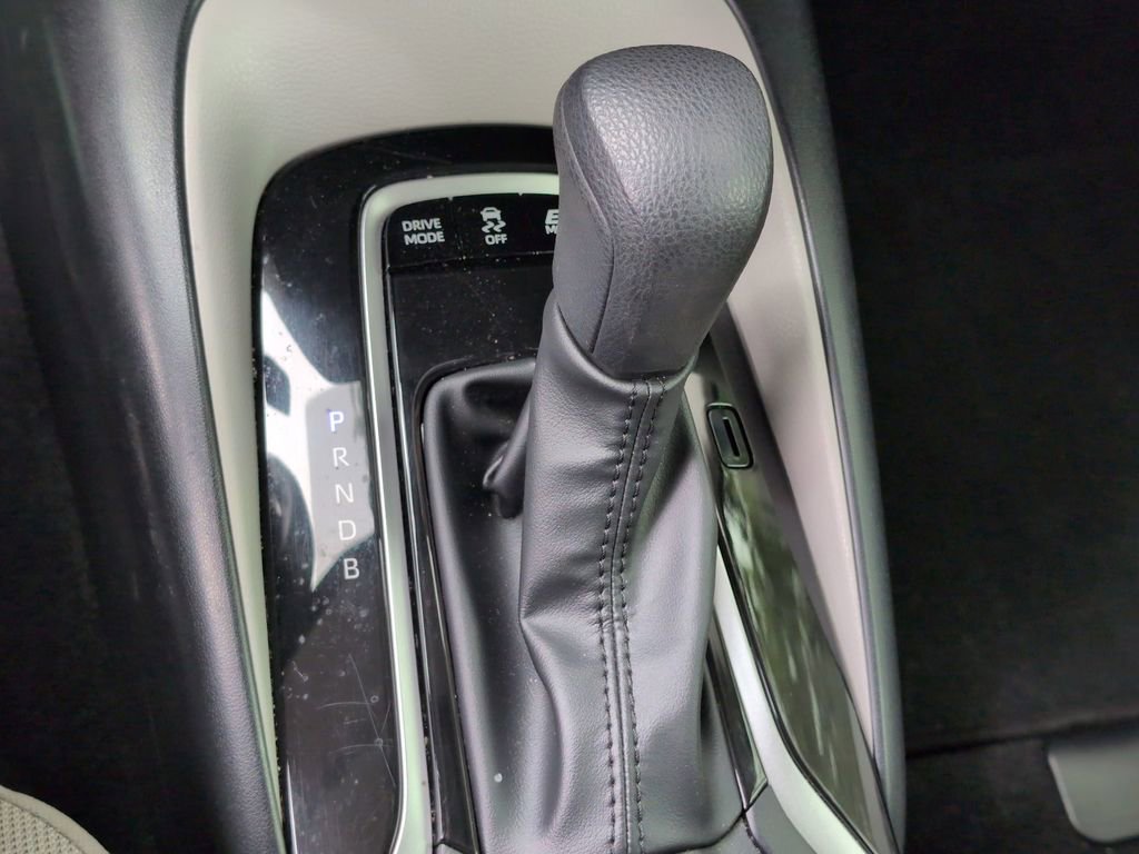 Used 2025 Toyota Corolla LE w/ LE Premium Package FWD image 23