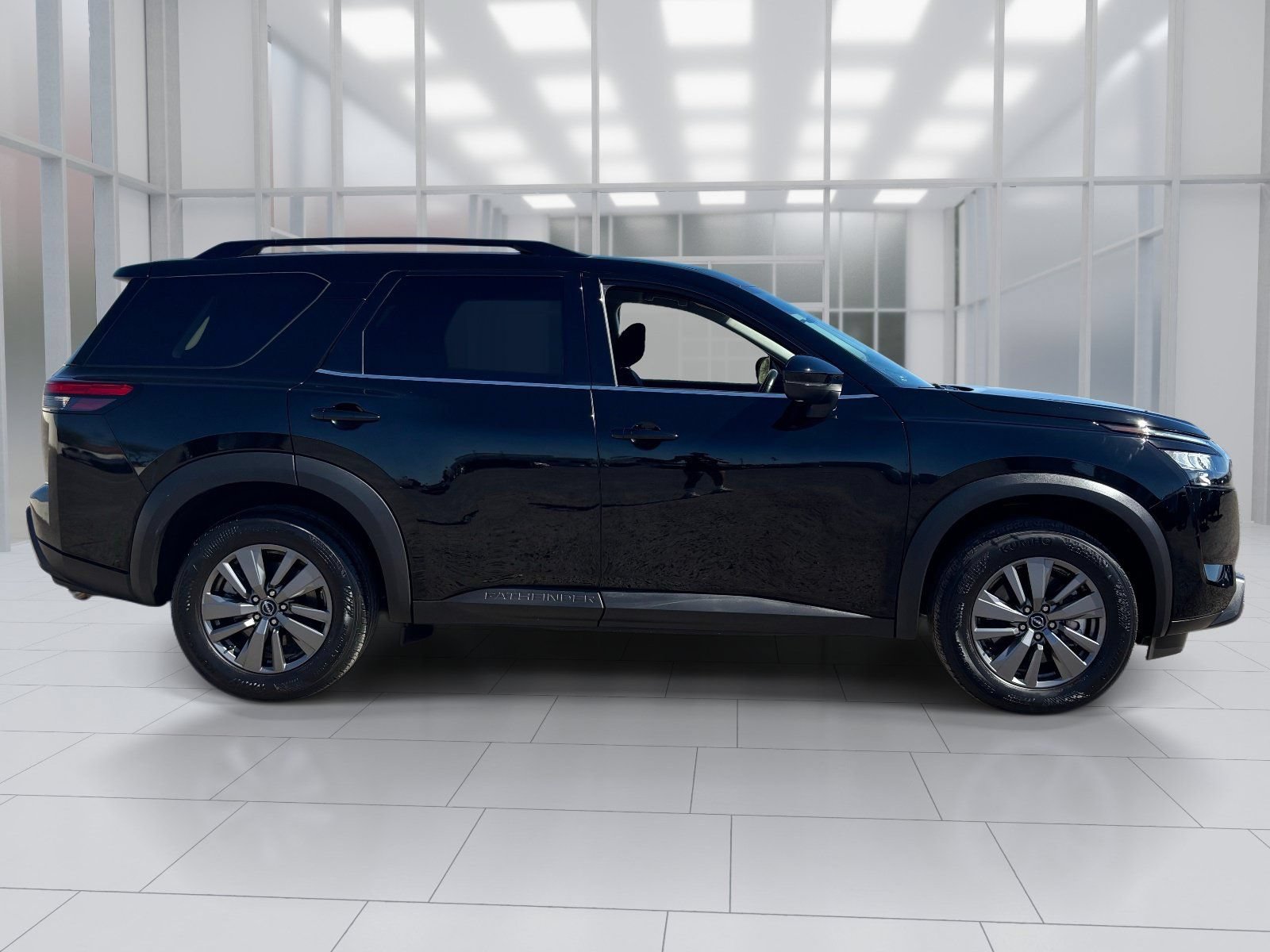 Certified 2025 Nissan Pathfinder SV FWD image 7