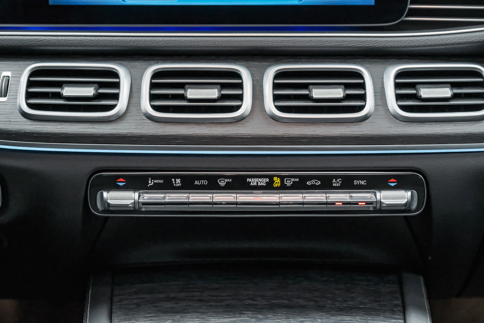 Certified 2025 Mercedes-Benz GLE 350 4MATIC w/ AMG Line Exterior image 17