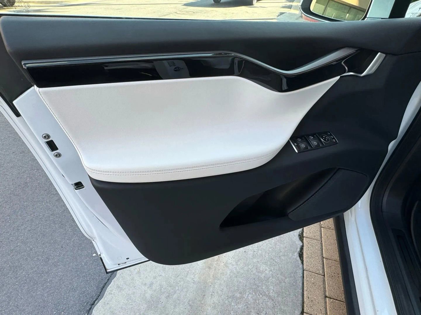 Used 2018 Tesla Model X 75D AWD/4WD image 20