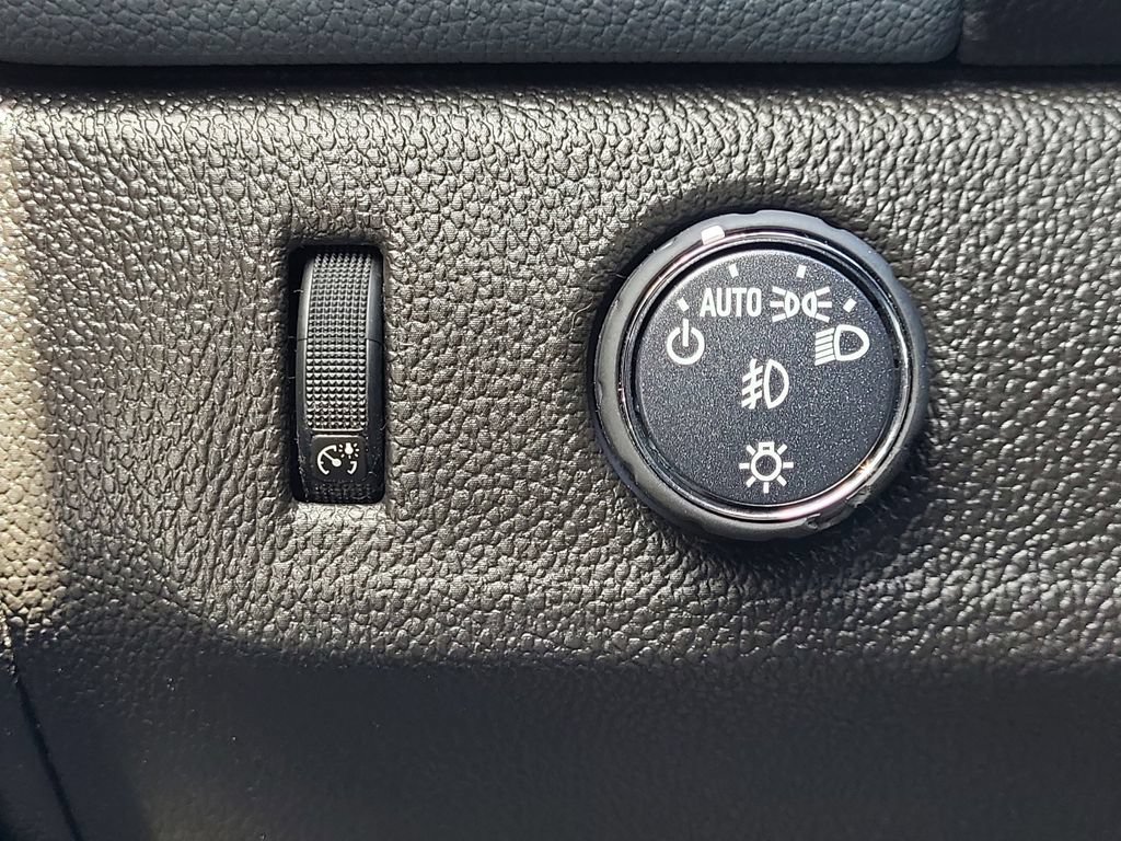 Used 2021 Chevrolet Colorado Z71 w/ Safety Package AWD/4WD image 33