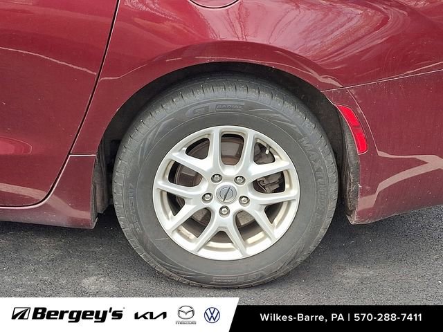 Used 2021 Chrysler Voyager Lxi FWD image 10