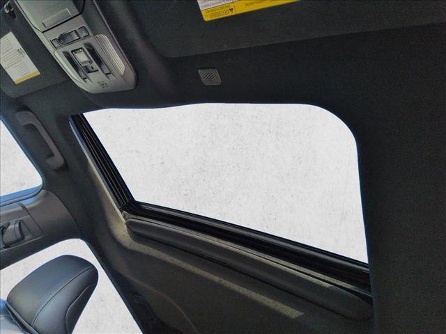 Used 2022 Toyota Highlander XSE image 16